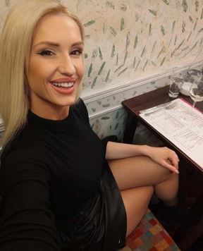 Anja mit 1.jpg
