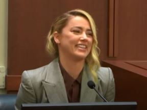 amber-džoni-4.jpg