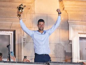 Novak i Jelena Đoković pevaju narodnjake