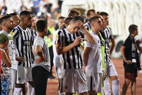 PARTIZAN TSC Igraci Partizana ispred Juga (1).jpg