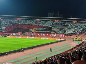 Srpska zastava Kuči na Crvena zvezda Trabzon
