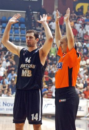 Vule Avdalovic Partizan (4).jpg