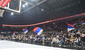 Koreografija navijača Partizana protiv Baskonije srpske zastave