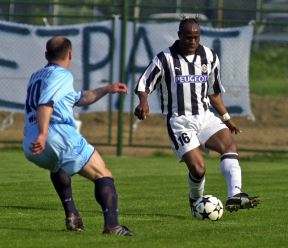Taribo Vest (4).jpg