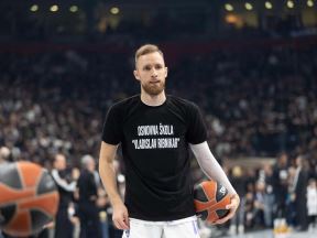 Kevin Panter držao govor igračima Partizana posle poraza