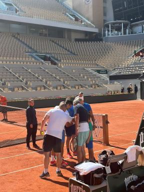 Novak trenira, Stefan pomaže (7).jpg
