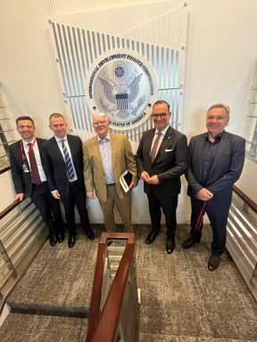 AmCham delegacija i John Moran - Senior Advisor, Office of DFC Chief Operating Officer.jpg