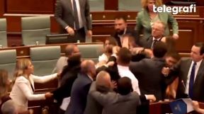 Aljbin Kurti tuča u skupštini 4.jpg