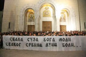 Paljenje sveća Hram Svetog Save Kosovo poginuli (2).jpg