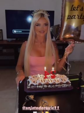 anja todorović3.png