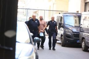 Siledžija koji je hteo da baci ženu sa terase 4.jpg