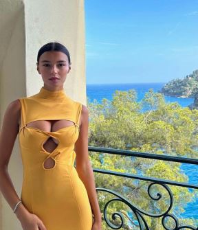 Lucia Bramani 3.jpg