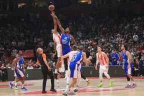 Crvena Zvezda Efes meč (2).JPG