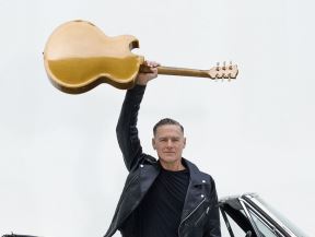 Bryan Adams