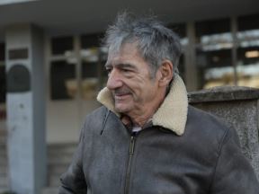 Miki Manojlović sam baca smeće