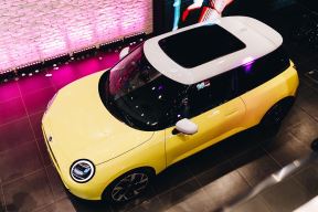 MINI COOPER 2.jpg