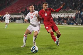 adam marušić i filip kostić na utakmici Srbija Crna Gora