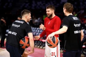 Crvena Zvezda Baskonija pre meča (3).jpg