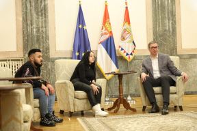 Aleksandar Vučić i Marica Mihajlović (1).jpg