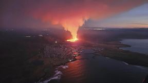 vulkanska erupcija počela na poluostrvu Rejkjanes, Rejkjavik, Island -