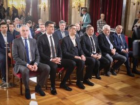 Poznati na komemmoraciji Dejana Milojevića (2).jpg