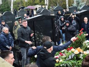 Novica Veličković plakao na sahrani Dejana Milojevića
