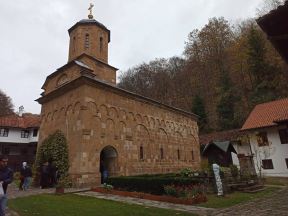 manastir Vraćevšnica (1).jpg
