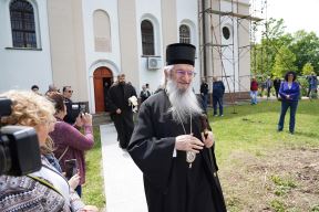 Bata živojinović ekshumacija (4).jpg