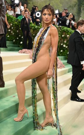 Rita Ora (1).jpg