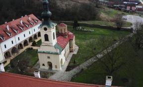manastir Mesić1.jpg