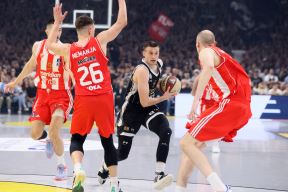 Crvena zvezda Partizan Košarka (2).JPG