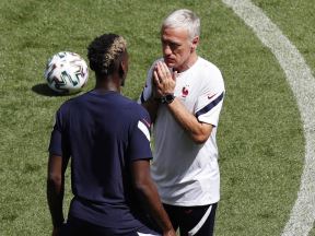 Pol Pogba i Didije Dešan na treningu Francuske