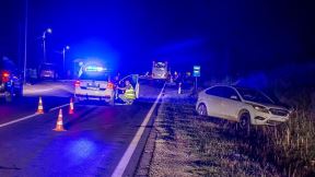 Automobil se zakucao u autobus sa turistima kod Zaječara (4).jpg
