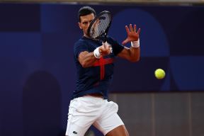 Novak Đoković - zagrevanje (3).jpg
