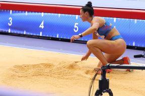 Ivana Španović doskočila u pesak