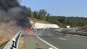 1725806745Ljig-zapaljen-auto-fotorina.jpg