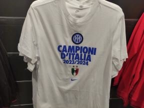 Fan shop Intera i Milana (1).jpg