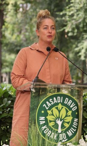 1536071_zena4_ff.jpg