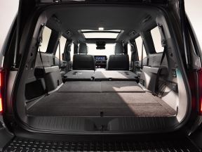 2024landcruiser-05.jpg