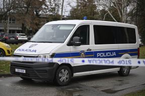 Učenik u Zagrebu nožem napao učiteljicu (9).jpg