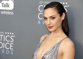 Gal Gadot (2).jpg