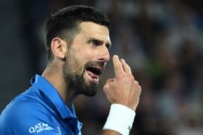Novak Đoković ućutkuje navijače na Australijan openu