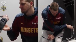 Nikola Jokić sa nagradom