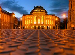 Chemnitz_Oper_in_der_Abenddämmerung copy.jpg
