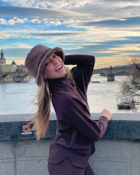 Laura Barkero