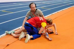 Atletičarka Maurin Koster se srušila 2.jpg