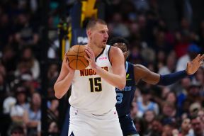 Nikola Jokić na utakmici protiv Memfisa