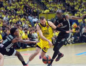 Marko Gudurić na meču protiv Pariza
