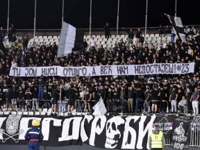 Poruka navijača Partizana Nemanji Nikoliću na meču protiv TSC.