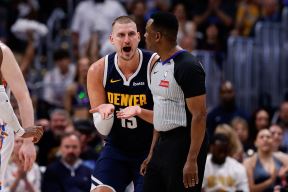 Nikola Jokić na meču protiv Oklahome